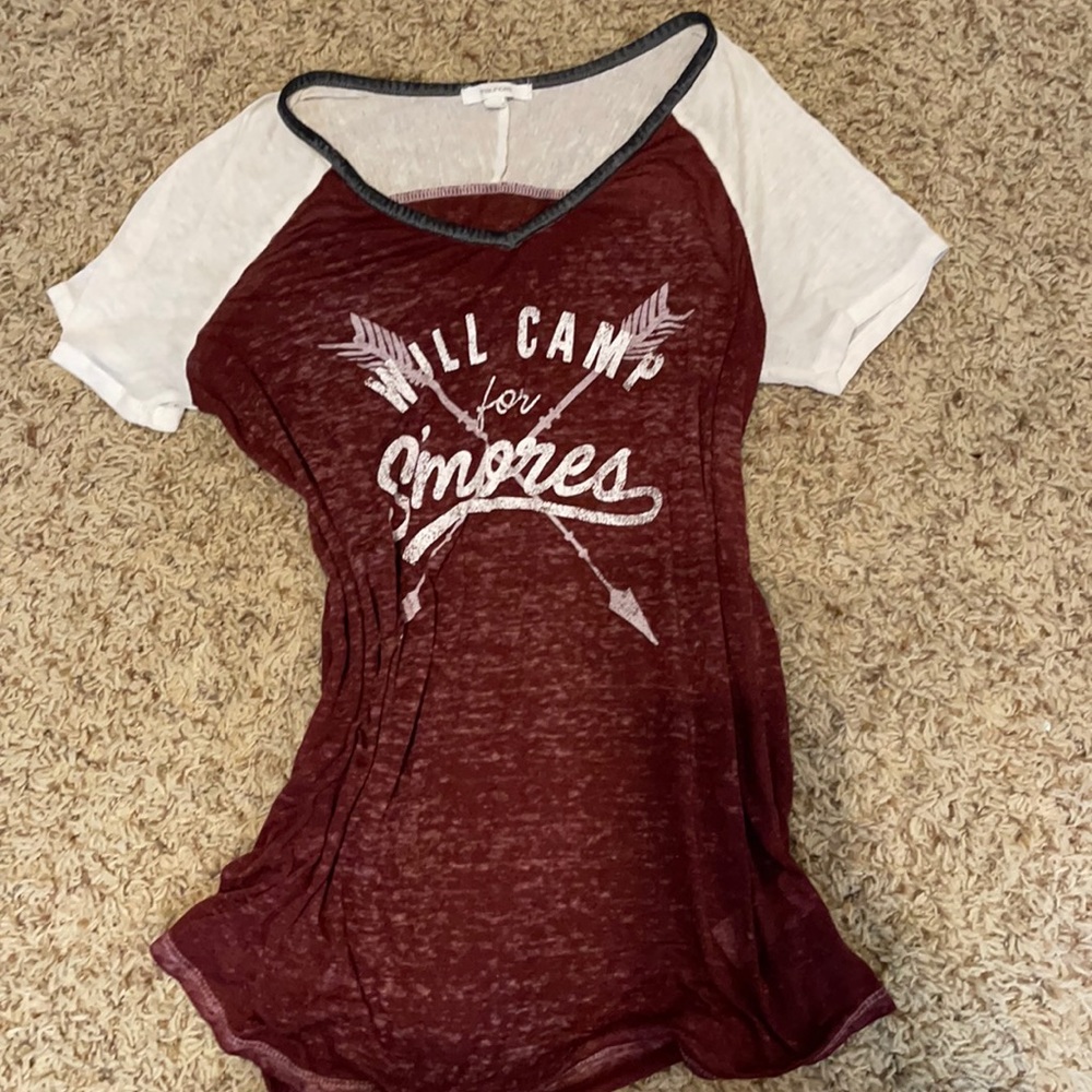 Thin tshirt color maroon